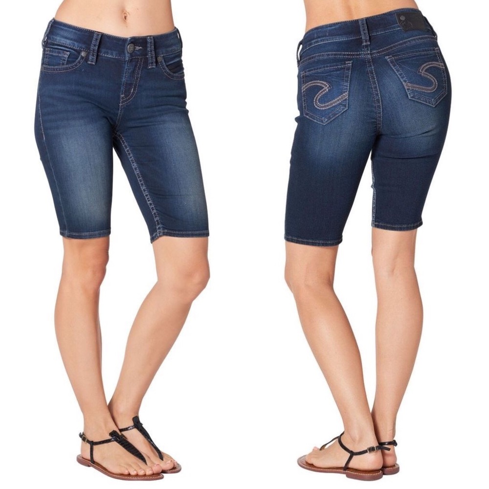 HP🎉 Silver Jeans Mid Rise Dark Suki Denim Shorts